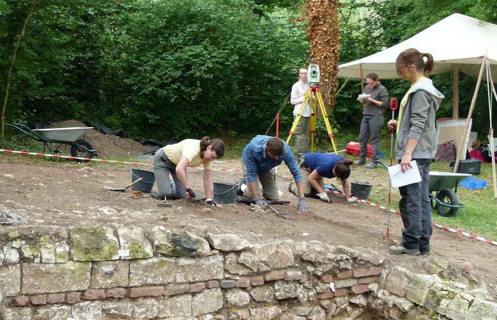 Les participants en pleine activité sur le chantier (cliché S. Mouny)