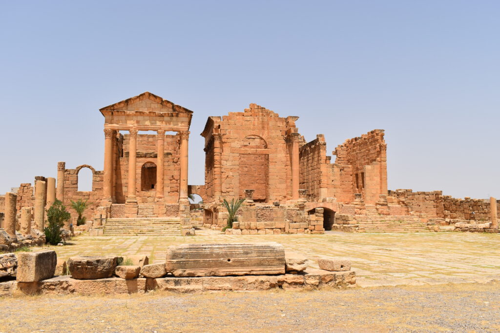 Le forum et les temples du Capitole (© N. Lamare. Mission archéologique à Sbeïtla)